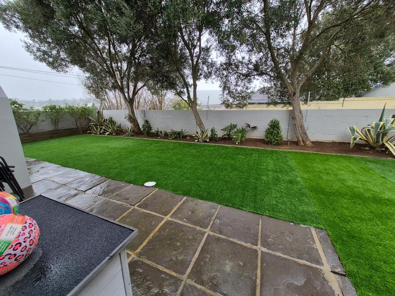 To Let 4 Bedroom Property for Rent in Oude Westhof Western Cape
